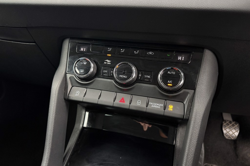 Skoda Karoq SE Manual Petrol SUV - Stock Number (1542468) - 13th supplementary image