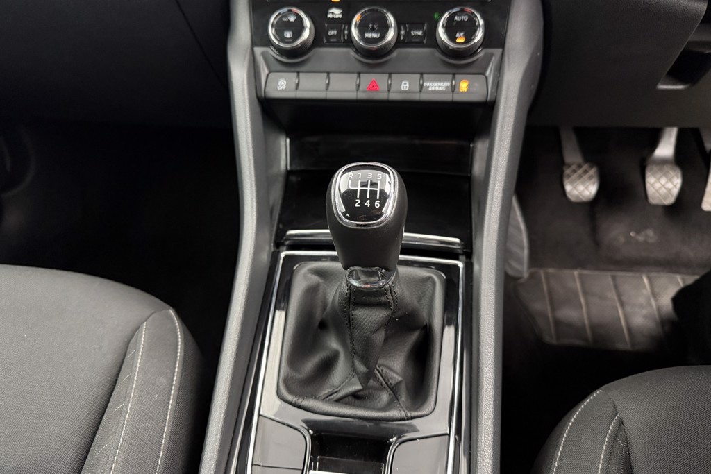 Skoda Karoq SE Manual Petrol SUV - Stock Number (1542468) - 14th supplementary image