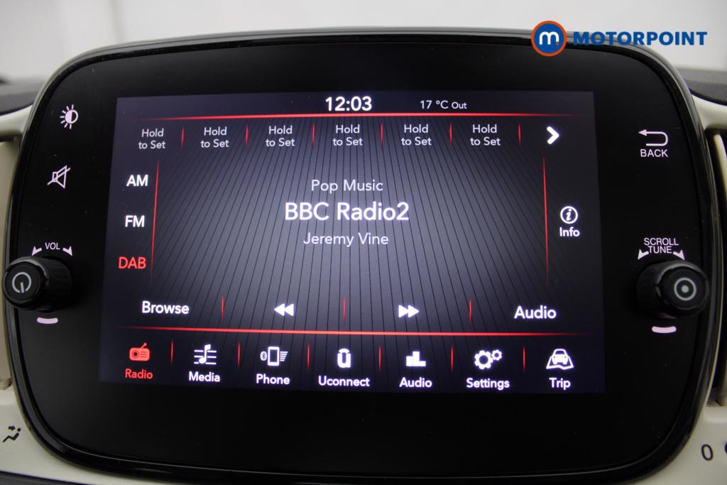 Fiat 500 Lounge Manual Petrol-Electric Hybrid Hatchback - Stock Number (1543090) - 2nd supplementary image