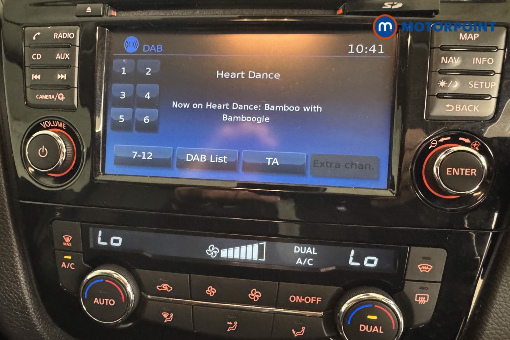 Nissan Qashqai Tekna Manual Diesel SUV - Stock Number (1544568) - 3rd supplementary image