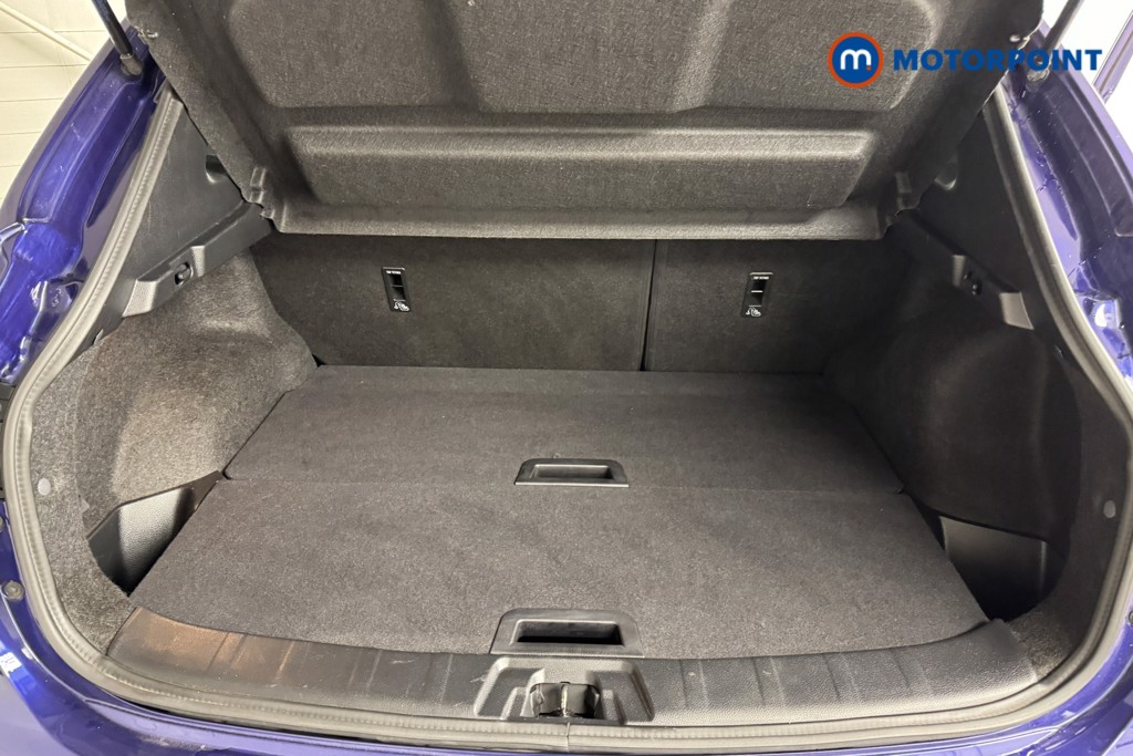 Nissan Qashqai Tekna Manual Diesel SUV - Stock Number (1544568) - 4th supplementary image
