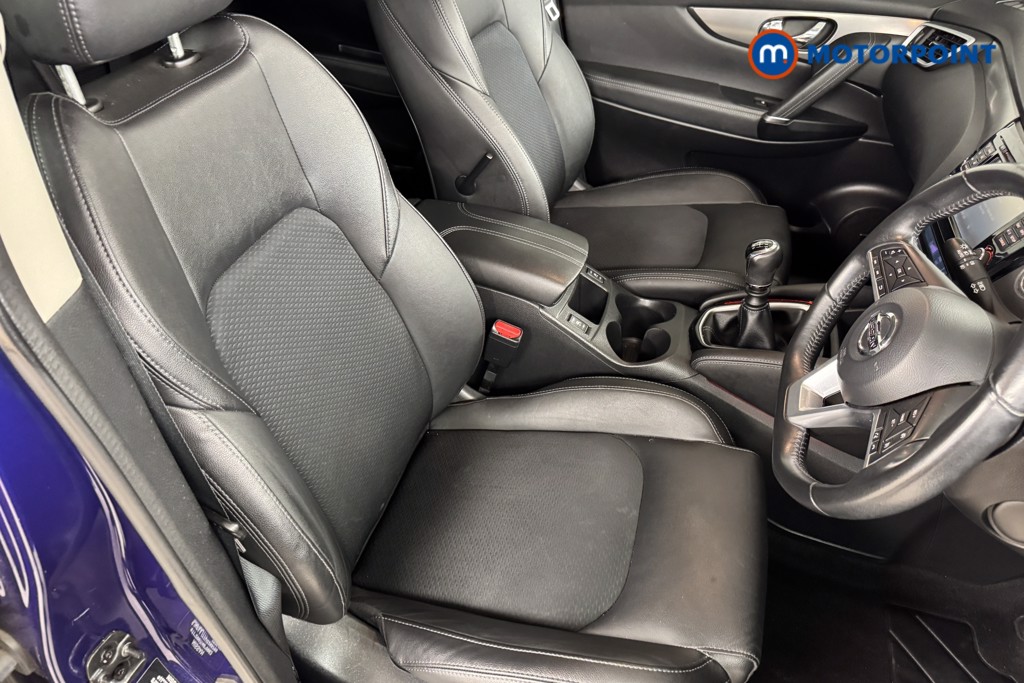 Nissan Qashqai Tekna Manual Diesel SUV - Stock Number (1544568) - 6th supplementary image