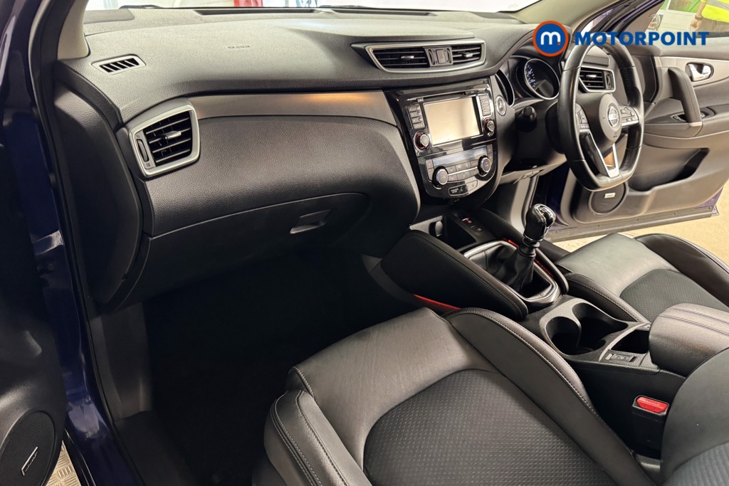Nissan Qashqai Tekna Manual Diesel SUV - Stock Number (1544568) - 9th supplementary image