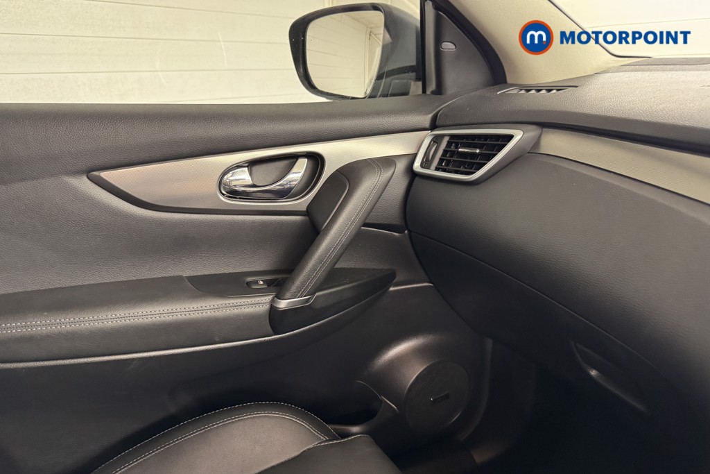 Nissan Qashqai Tekna Manual Diesel SUV - Stock Number (1544568) - 13th supplementary image