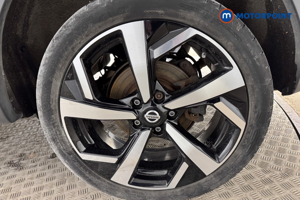 Nissan Qashqai Tekna Manual Diesel SUV - Stock Number (1544568) - 25th supplementary image