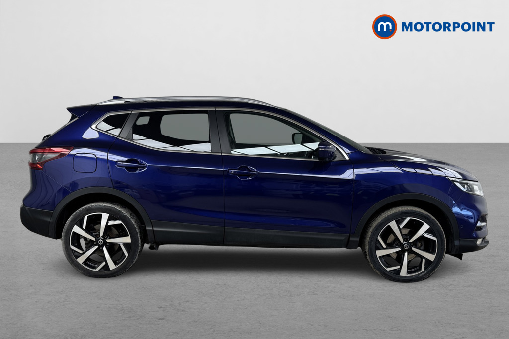 Nissan Qashqai Tekna Manual Diesel SUV - Stock Number (1544568) - Drivers side