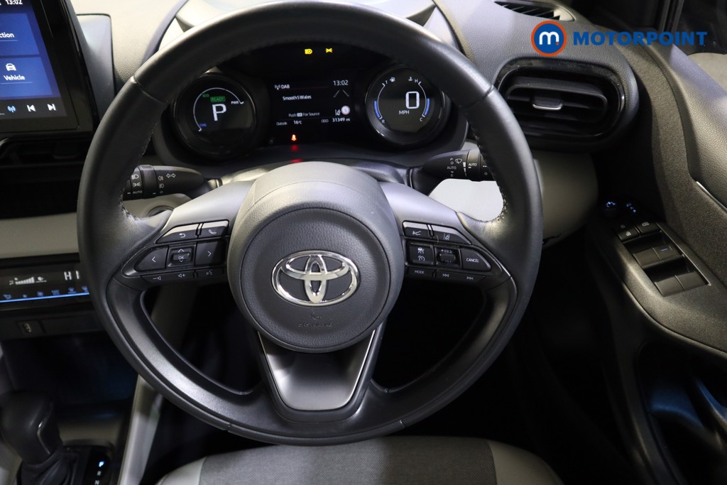 Toyota Yaris Excel Automatic Petrol-Electric Hybrid Hatchback - Stock Number (1544755) - 2nd supplementary image