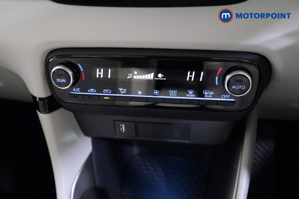 Toyota Yaris Excel Automatic Petrol-Electric Hybrid Hatchback - Stock Number (1544755) - 7th supplementary image