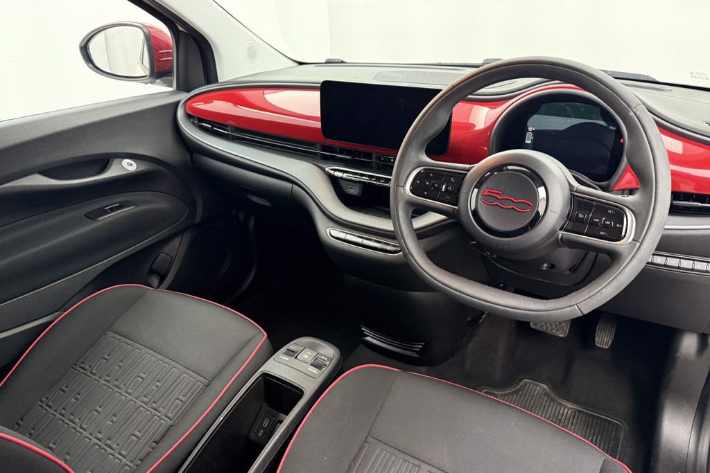 Fiat 500 RED Automatic Electric Hatchback - Stock Number (1545174) - 2nd supplementary image