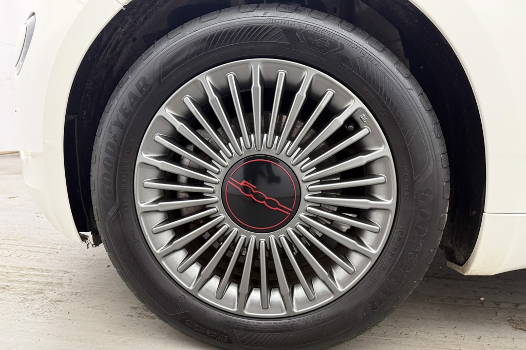 Fiat 500 RED Automatic Electric Hatchback - Stock Number (1545174) - 33rd supplementary image