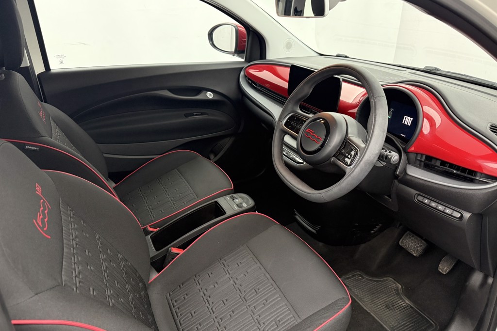 Fiat 500 RED Automatic Electric Hatchback - Stock Number (1545174) - 1st supplementary image