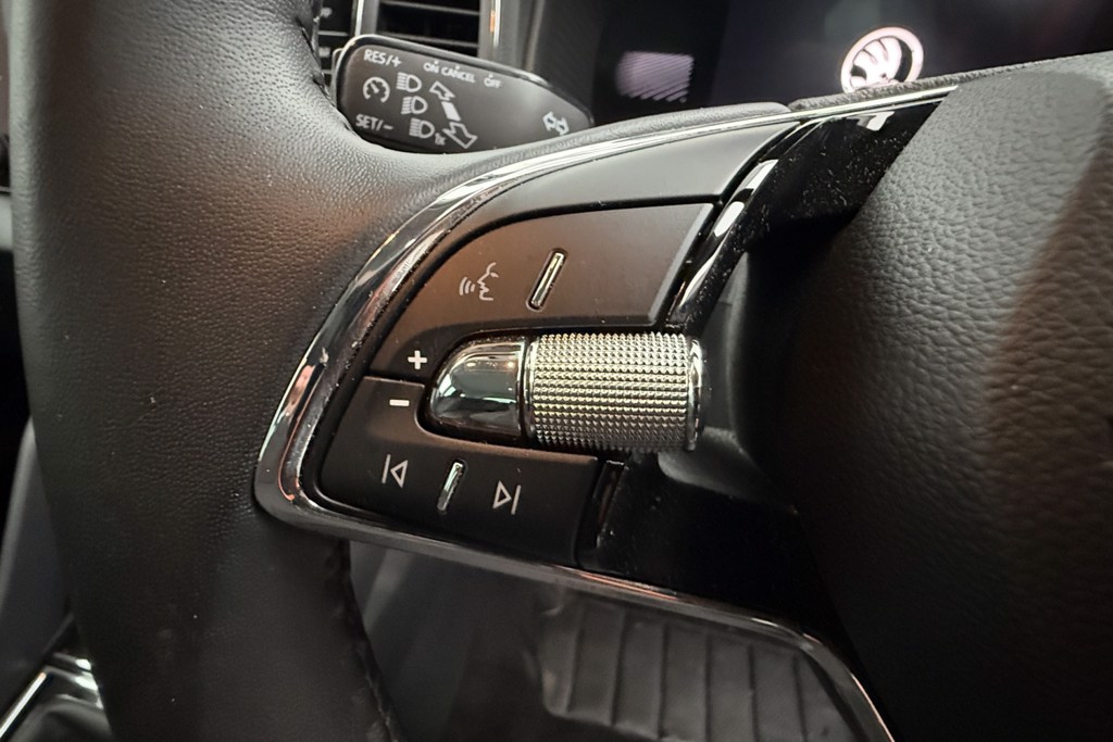 Skoda Karoq Se Drive Manual Diesel SUV - Stock Number (1545457) - 4th supplementary image