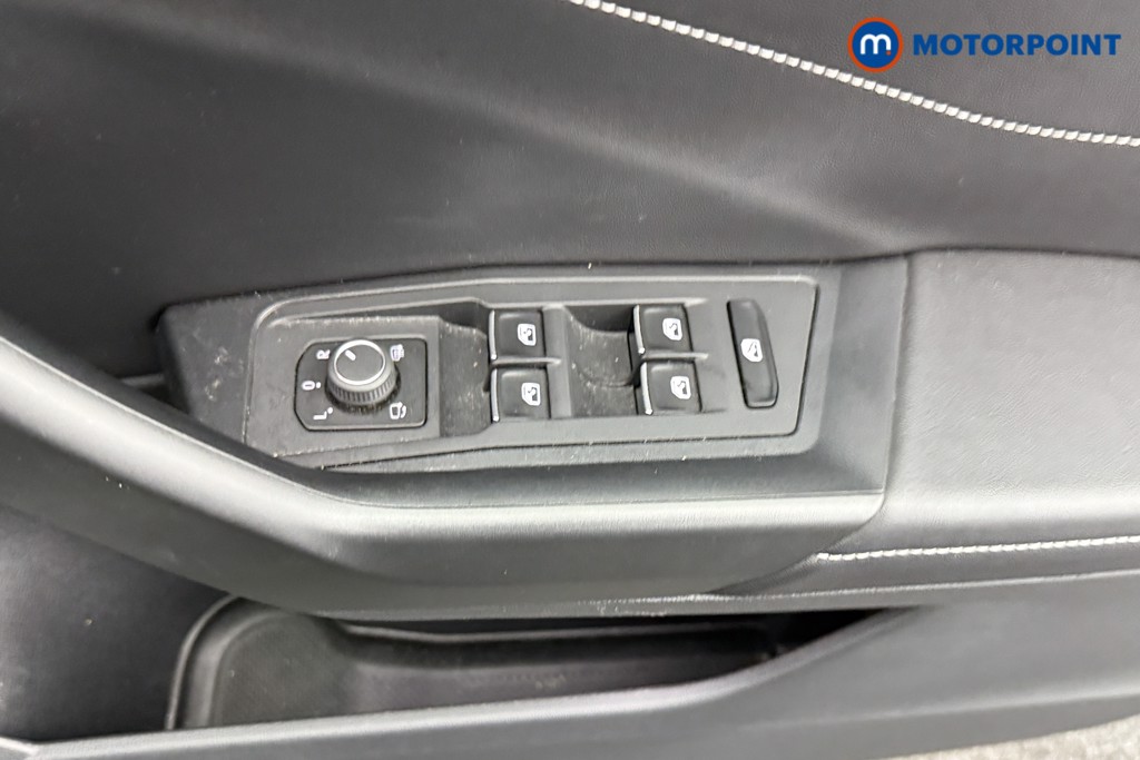 Volkswagen T-Roc R-Line Automatic Diesel SUV - Stock Number (1545793) - 17th supplementary image