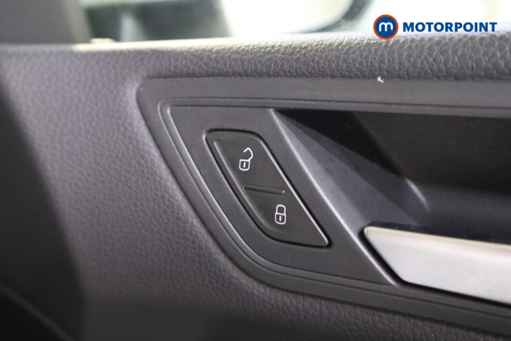 Volkswagen Touran Se Family Manual Petrol People Carrier - Stock Number (1546039) - 10th supplementary image
