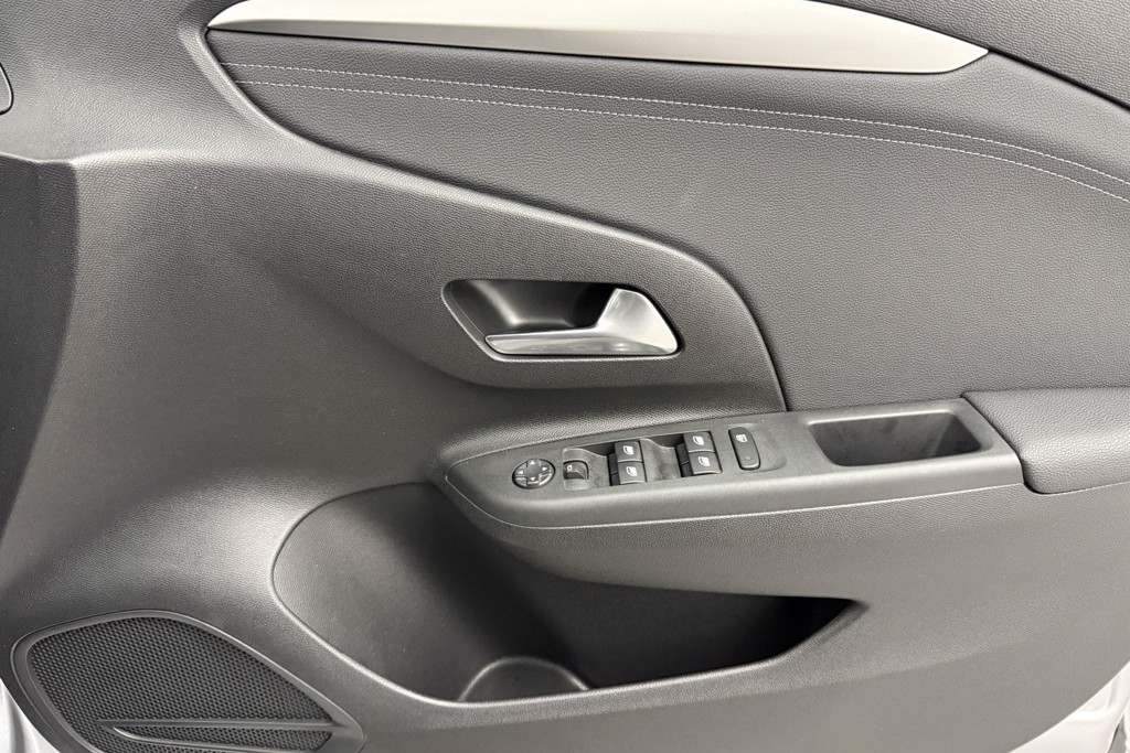 Vauxhall Corsa GS Manual Petrol Hatchback - Stock Number (1546265) - 12th supplementary image