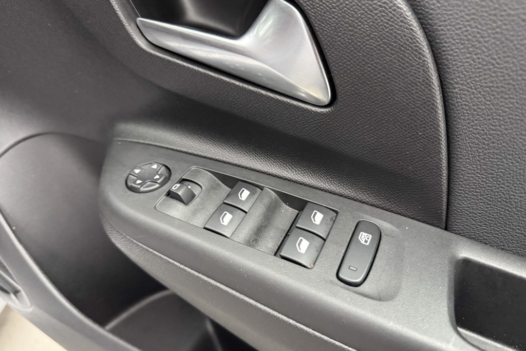 Vauxhall Corsa GS Manual Petrol Hatchback - Stock Number (1546265) - 13th supplementary image