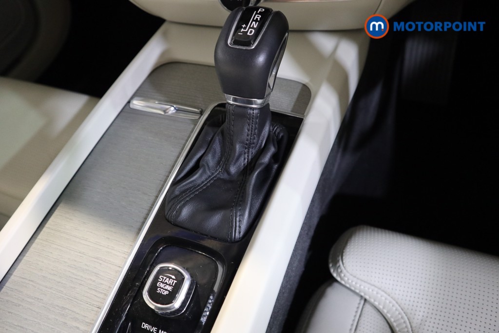 Volvo V60 Inscription Plus Automatic Petrol Estate - Stock Number (1546341) - 7th supplementary image