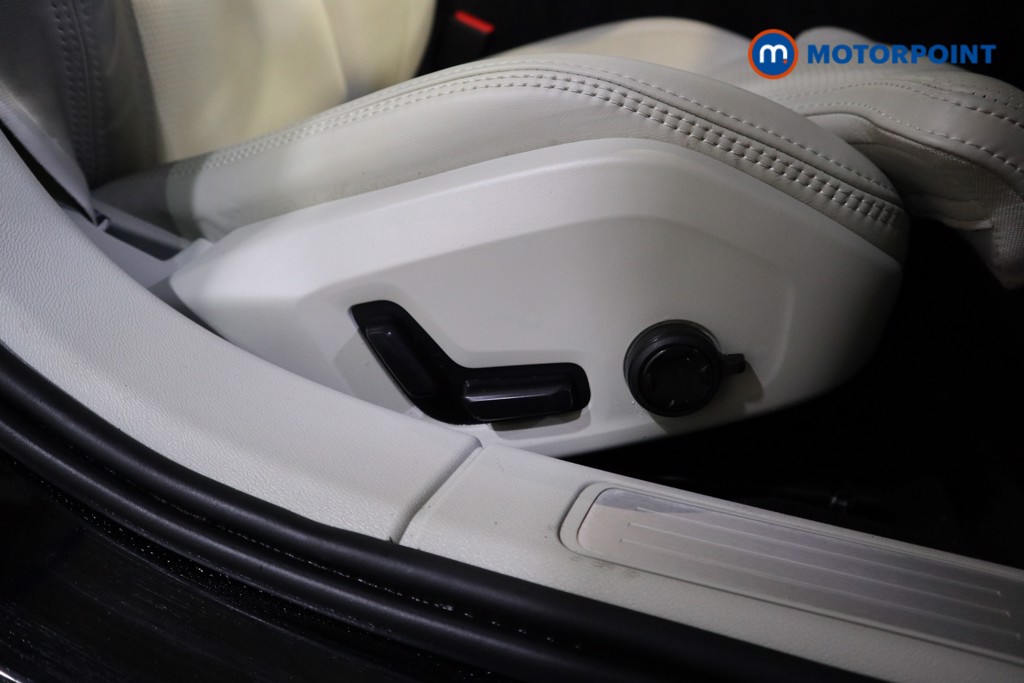 Volvo V60 Inscription Plus Automatic Petrol Estate - Stock Number (1546341) - 10th supplementary image