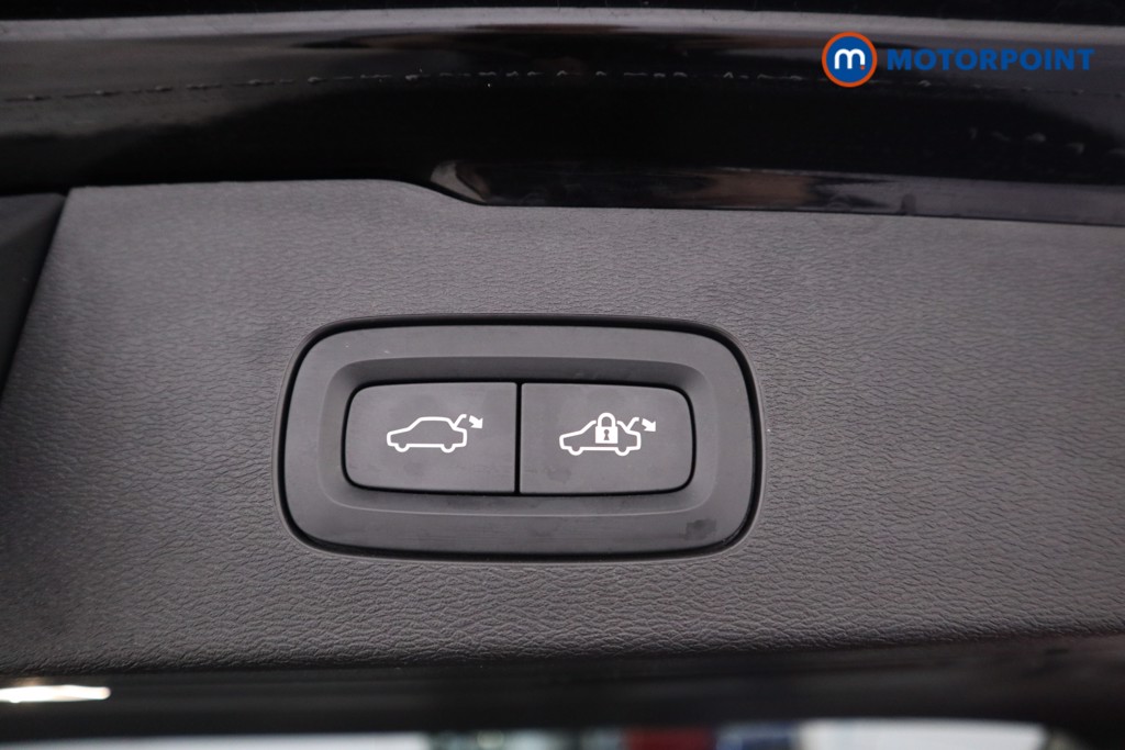 Volvo V60 Inscription Plus Automatic Petrol Estate - Stock Number (1546341) - 15th supplementary image