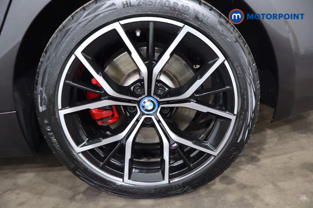 BMW 5 Series M Sport Automatic Petrol Plug-In Hybrid Estate - Stock Number (1546973) - 9th supplementary image