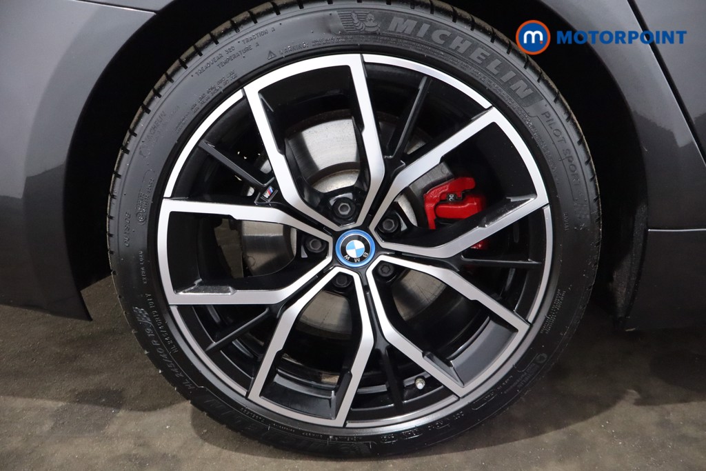 BMW 5 Series M Sport Automatic Petrol Plug-In Hybrid Estate - Stock Number (1546973) - 10th supplementary image