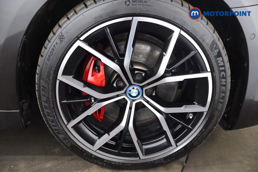 BMW 5 Series M Sport Automatic Petrol Plug-In Hybrid Estate - Stock Number (1546973) - 11th supplementary image