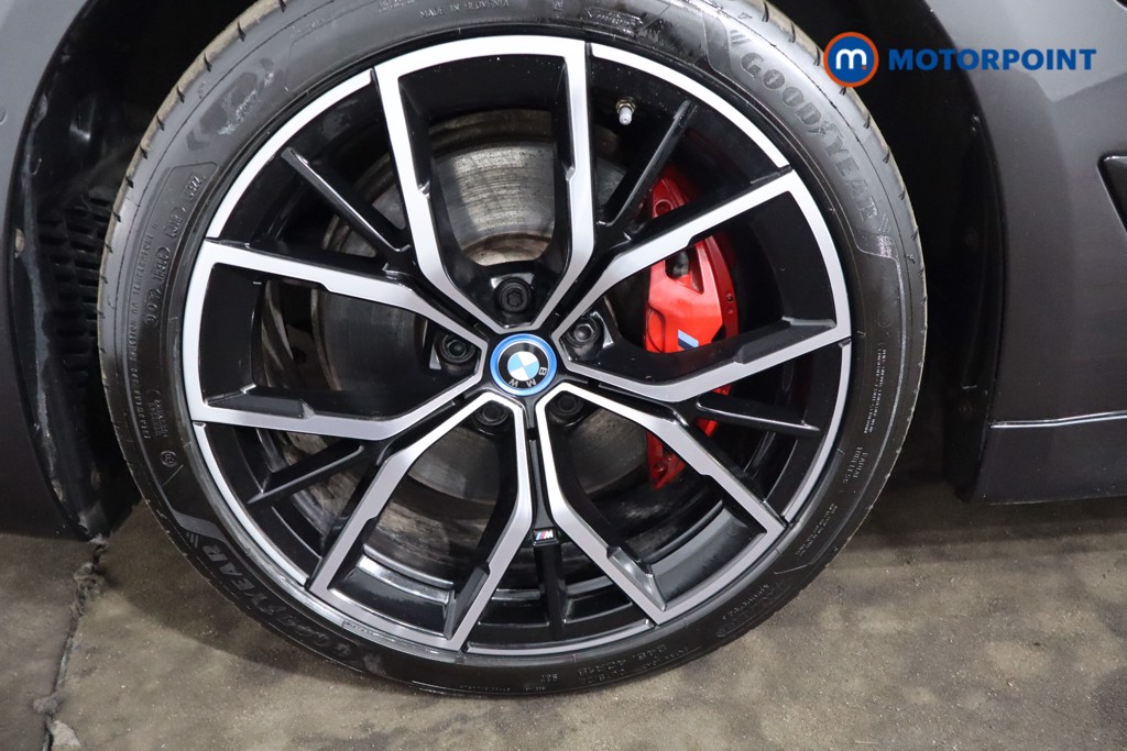 BMW 5 Series M Sport Automatic Petrol Plug-In Hybrid Estate - Stock Number (1546973) - 12th supplementary image