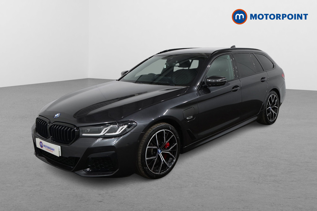 BMW 5 Series M Sport Automatic Petrol Plug-In Hybrid Estate - Stock Number (1546973) - Passenger side front corner