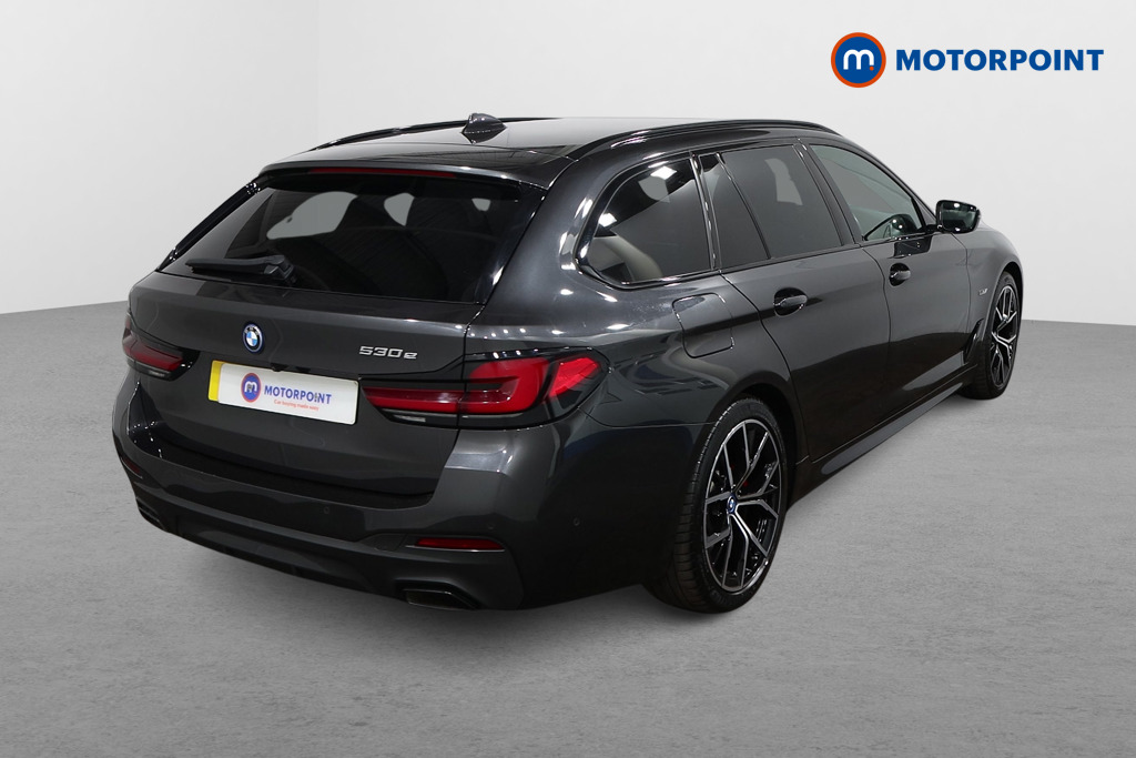 BMW 5 Series M Sport Automatic Petrol Plug-In Hybrid Estate - Stock Number (1546973) - Drivers side rear corner