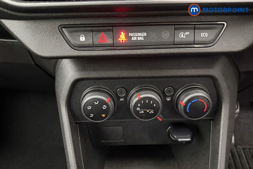 Dacia Sandero Stepway Expression Manual Petrol Hatchback - Stock Number (1546988) - 7th supplementary image