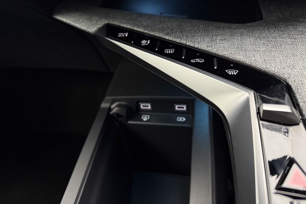 Peugeot 3008 GT Automatic Electric SUV - Stock Number (1547058) - 13th supplementary image