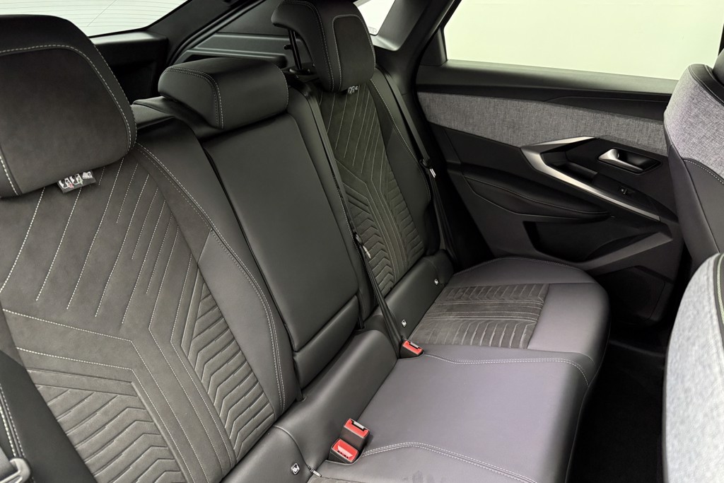 Peugeot 3008 GT Automatic Electric SUV - Stock Number (1547058) - 20th supplementary image