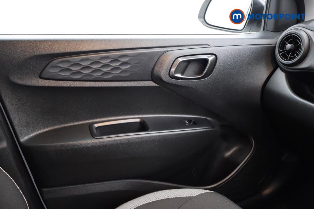 Hyundai I10 Advance Automatic Petrol Hatchback - Stock Number (1547570) - 8th supplementary image