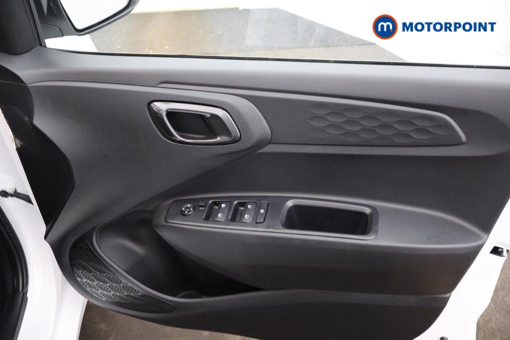 Hyundai I10 Advance Automatic Petrol Hatchback - Stock Number (1547570) - 9th supplementary image