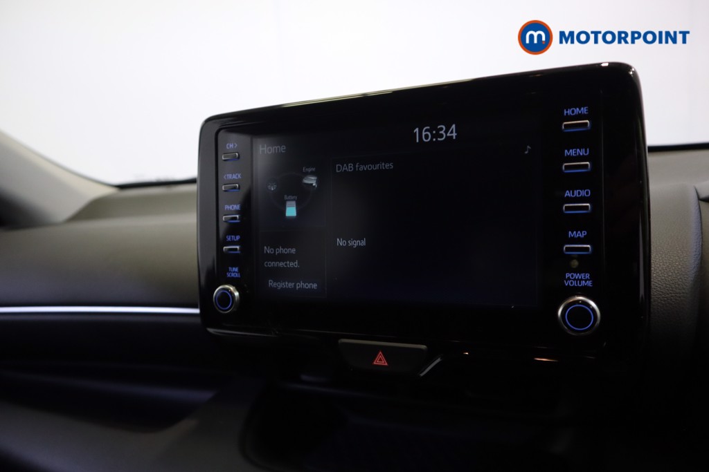 Toyota Yaris Design Automatic Petrol-Electric Hybrid Hatchback - Stock Number (1548600) - 2nd supplementary image