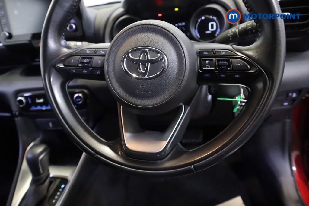 Toyota Yaris Design Automatic Petrol-Electric Hybrid Hatchback - Stock Number (1548600) - 3rd supplementary image