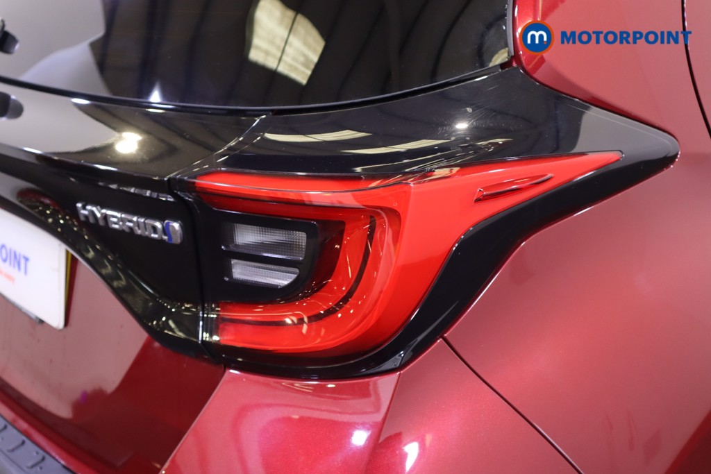 Toyota Yaris Design Automatic Petrol-Electric Hybrid Hatchback - Stock Number (1548600) - 20th supplementary image
