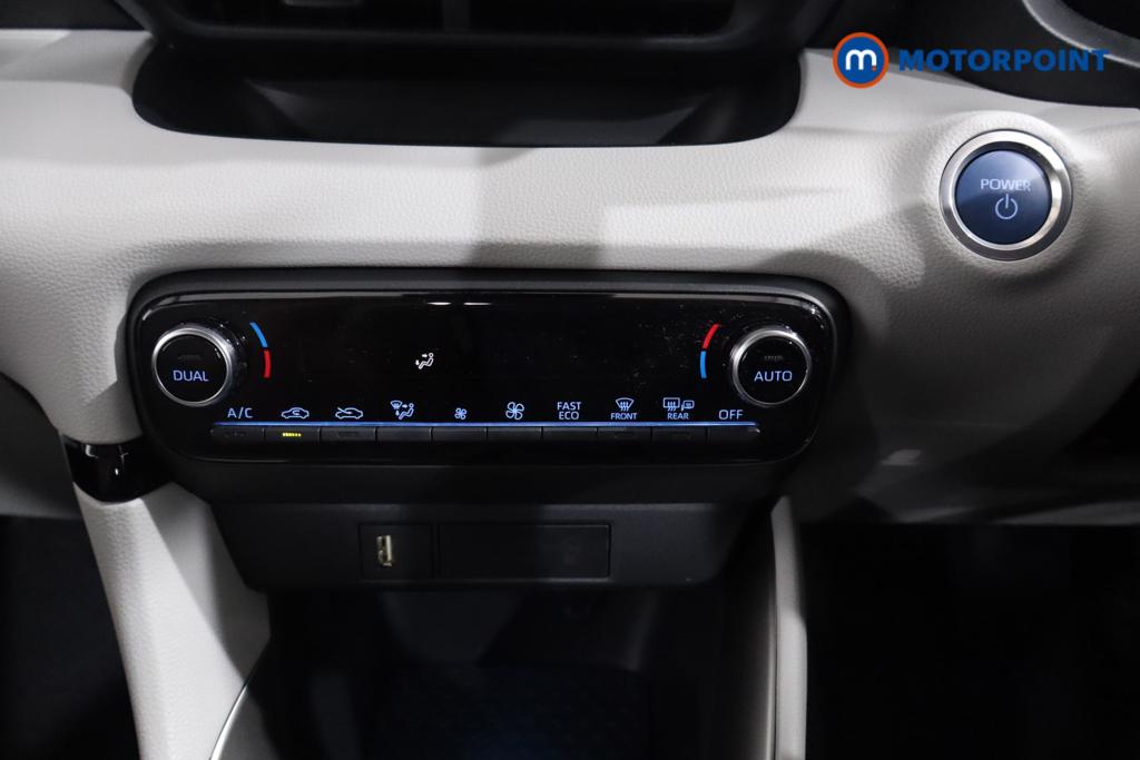 Toyota Yaris Excel Automatic Petrol-Electric Hybrid Hatchback - Stock Number (1548658) - 3rd supplementary image