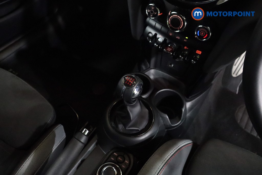 Mini Hatchback Cooper Sport Manual Petrol Hatchback - Stock Number (1549116) - 4th supplementary image
