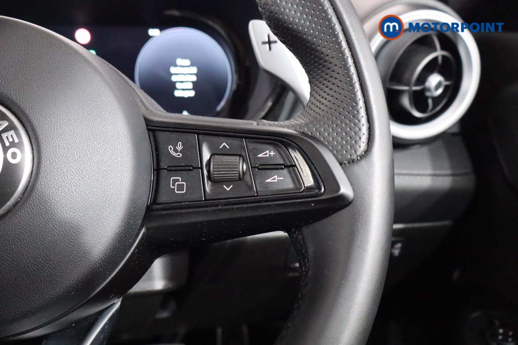 Alfa Romeo Tonale Veloce Automatic Petrol Plug-In Hybrid SUV - Stock Number (1550301) - 8th supplementary image