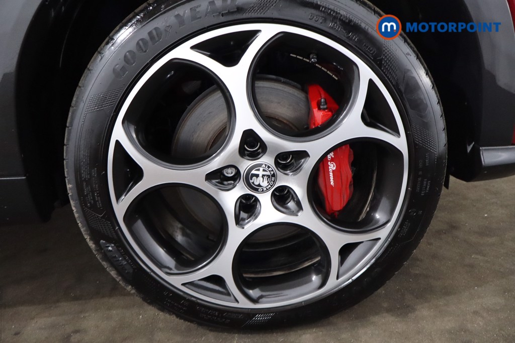 Alfa Romeo Tonale Veloce Automatic Petrol Plug-In Hybrid SUV - Stock Number (1550301) - 9th supplementary image
