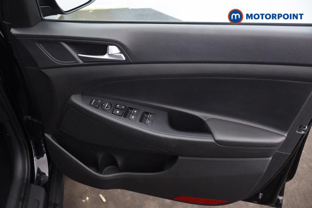 Hyundai Tucson Se Nav Manual Petrol SUV - Stock Number (1529216) - 9th supplementary image