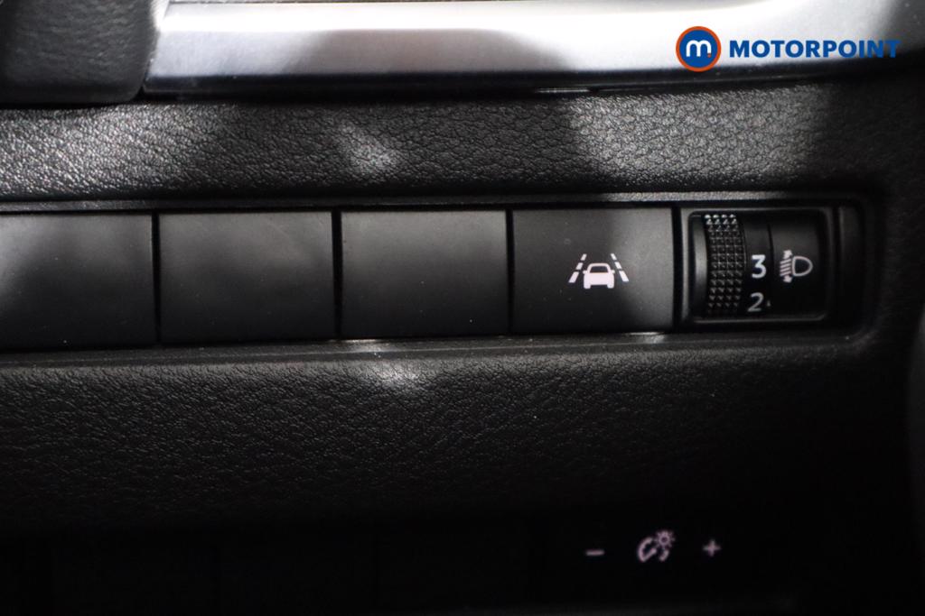Nissan Qashqai Acenta Premium Automatic Petrol-Electric Hybrid SUV - Stock Number (1530346) - 12th supplementary image