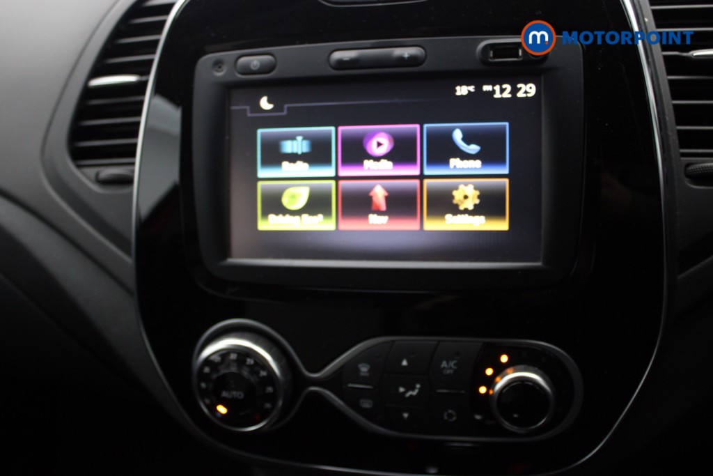 Renault Captur Iconic Manual Petrol SUV - Stock Number (1539220) - 5th supplementary image