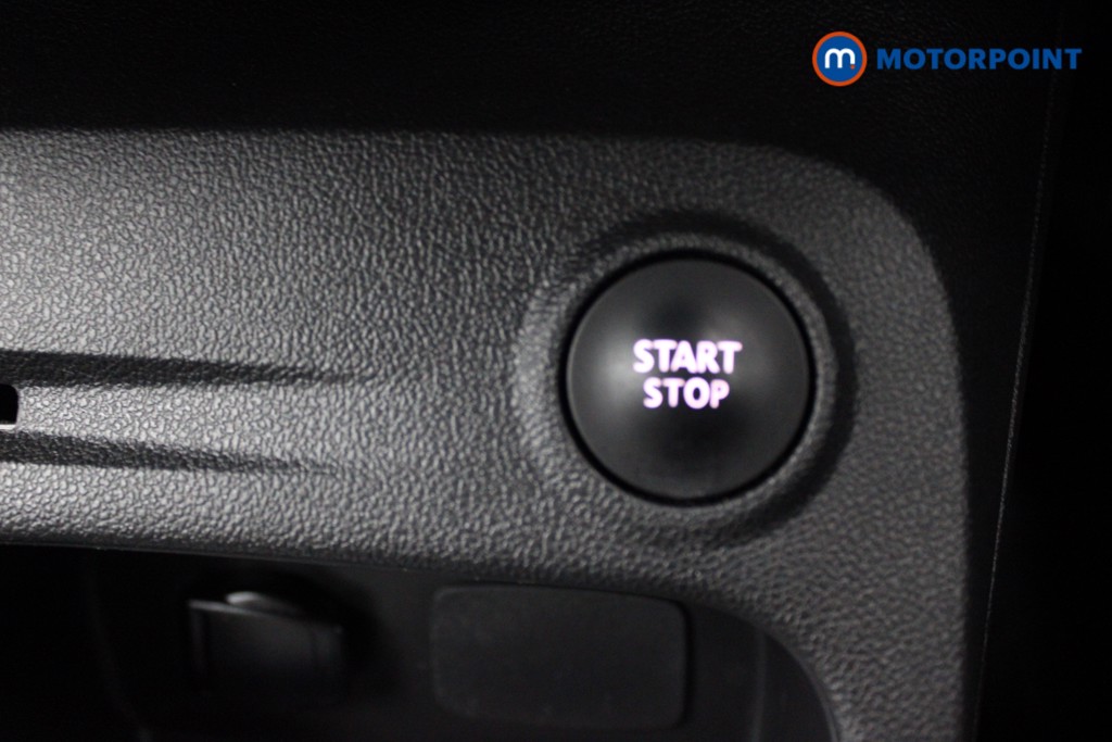 Renault Captur Iconic Manual Petrol SUV - Stock Number (1539220) - 9th supplementary image