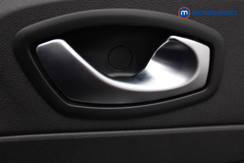 Renault Captur Iconic Manual Petrol SUV - Stock Number (1539220) - 14th supplementary image