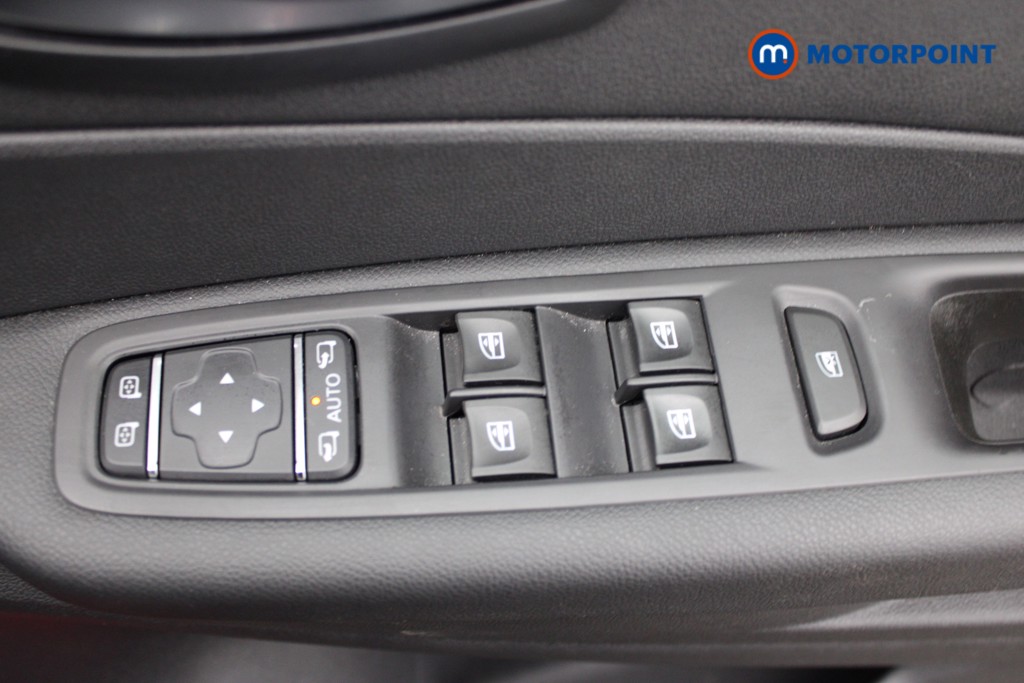 Renault Captur Iconic Manual Petrol SUV - Stock Number (1539220) - 15th supplementary image