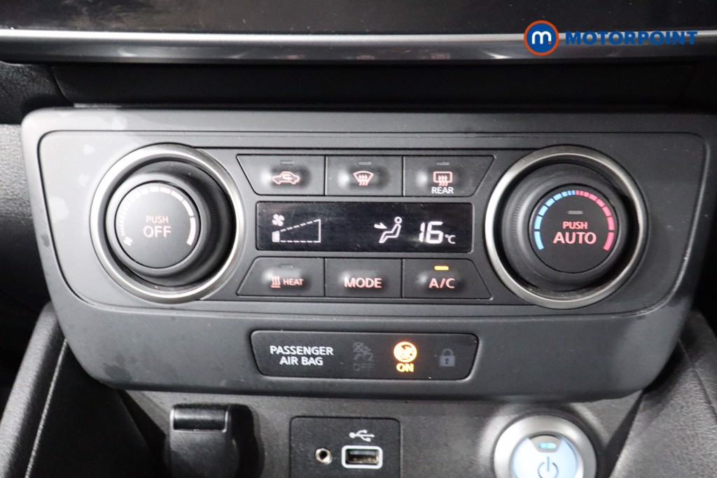 Nissan Leaf Acenta Automatic Electric Hatchback - Stock Number (1541850) - 13th supplementary image