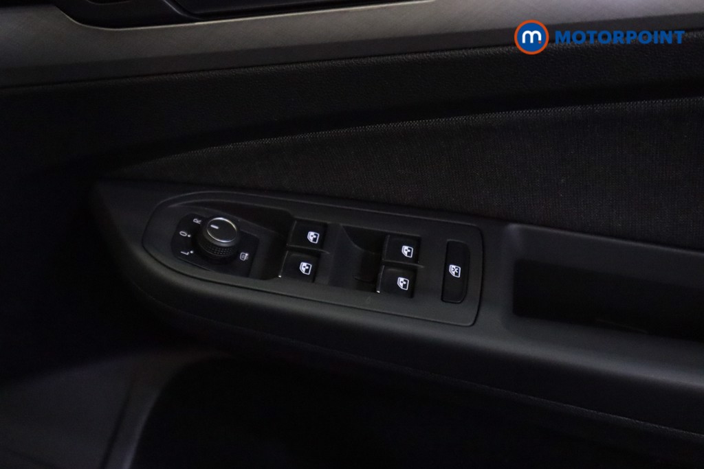 Volkswagen Golf Life Manual Petrol Hatchback - Stock Number (1541911) - 3rd supplementary image