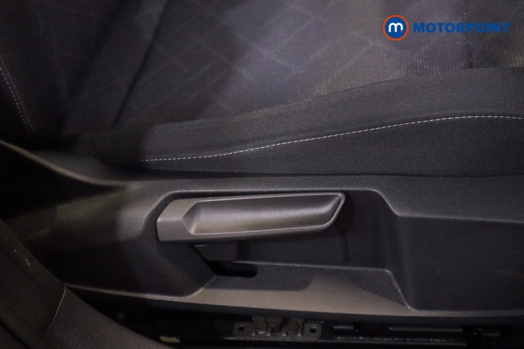 Volkswagen Golf Life Manual Petrol Hatchback - Stock Number (1541911) - 6th supplementary image